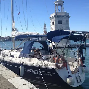 Bateau-hôtel Luxury House Boat